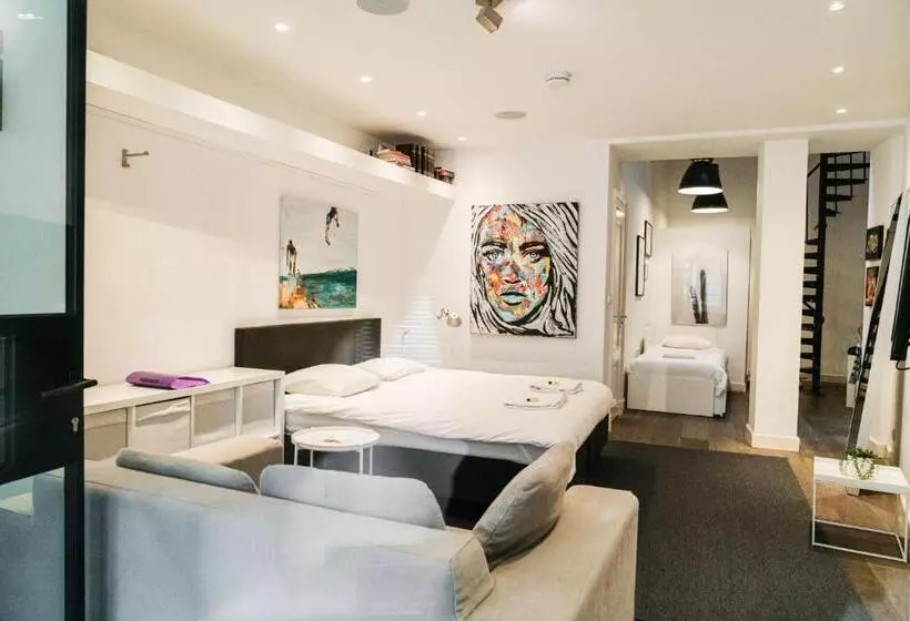تختخواب و صبحانه Spui Apartment In Center