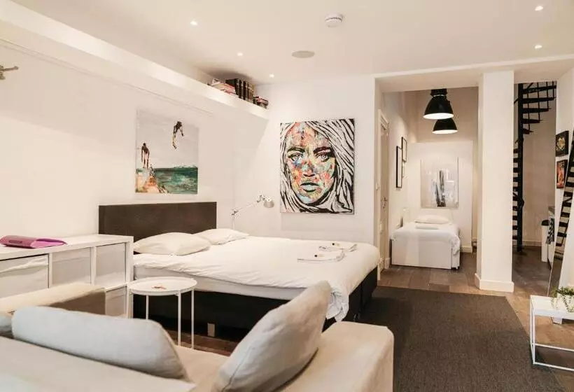 تختخواب و صبحانه Spui Apartment In Center