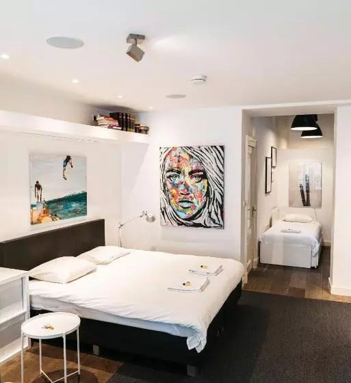 تختخواب و صبحانه Spui Apartment In Center