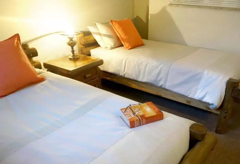 Pension Centurion Guest House And Lodge