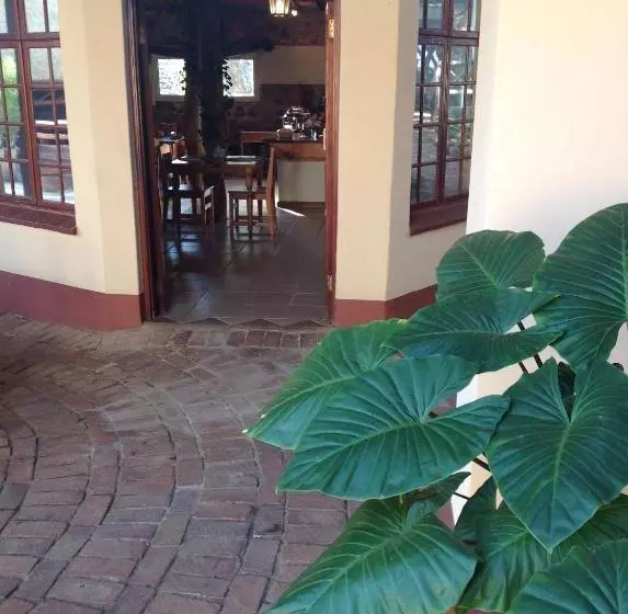 Pension Centurion Guest House And Lodge