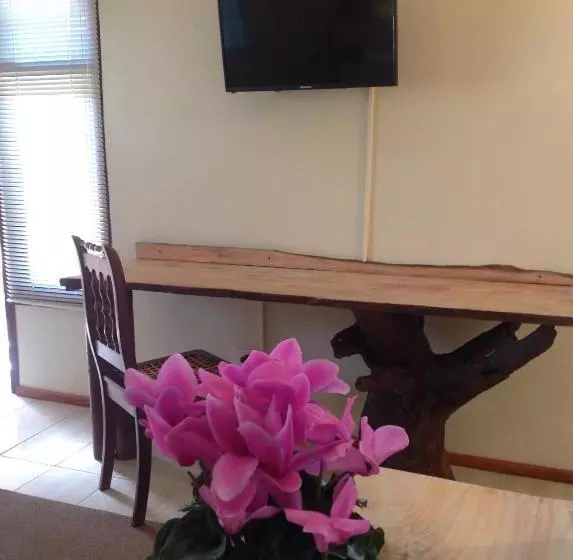 Pension Centurion Guest House And Lodge
