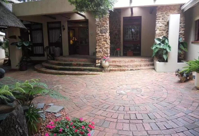 Pension Centurion Guest House And Lodge