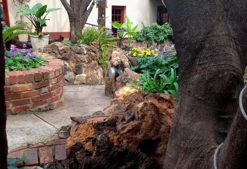Pension Centurion Guest House And Lodge