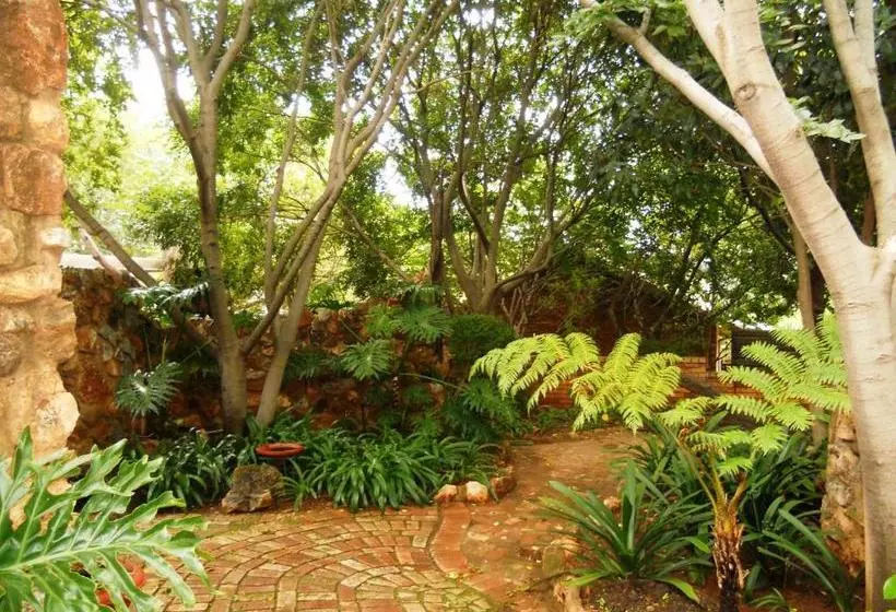 Pension Centurion Guest House And Lodge