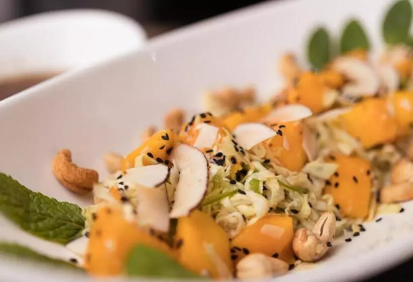 Red Mango Hotel And Apartments