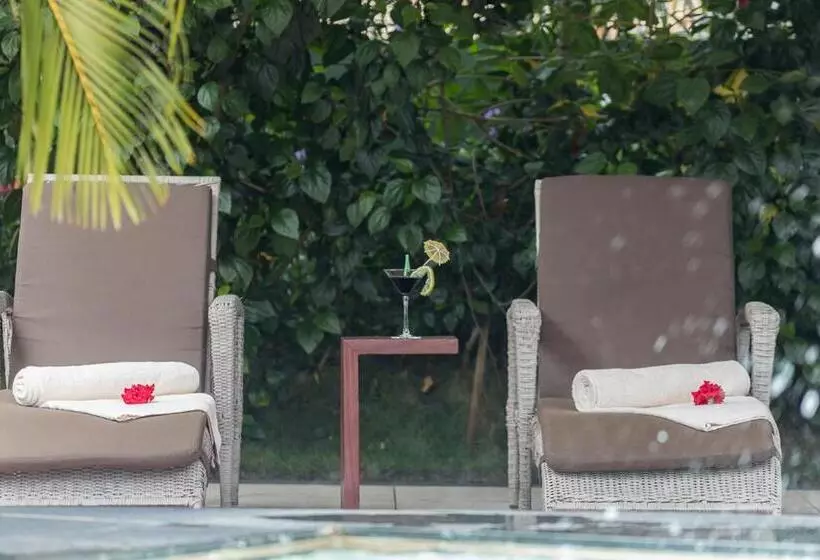 Red Mango Hotel And Apartments