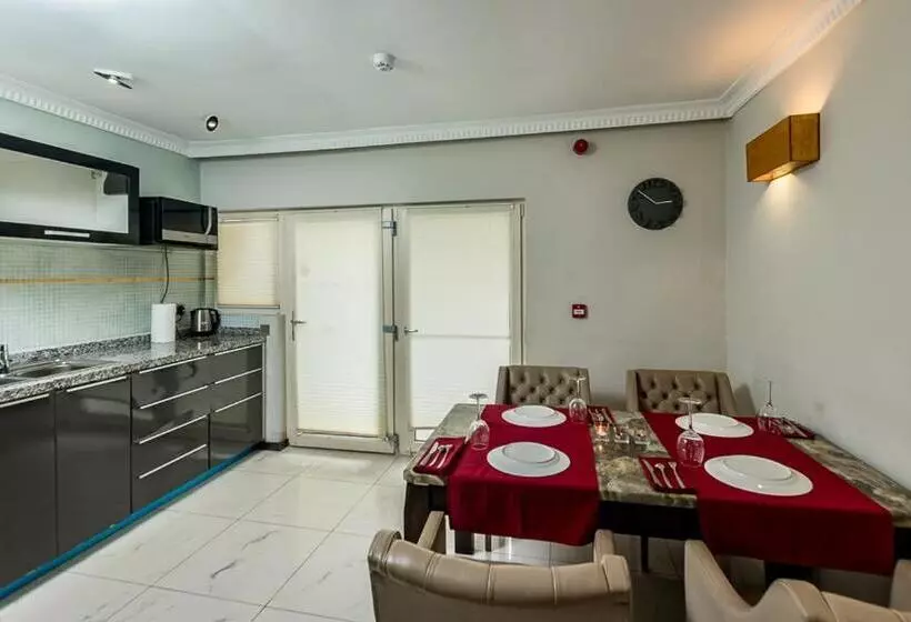 Red Mango Hotel And Apartments