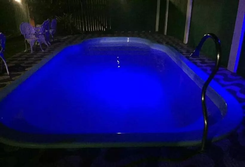 ペンション Pousada Inajá