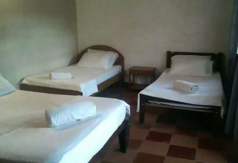 ペンション Sadhana   Hostel