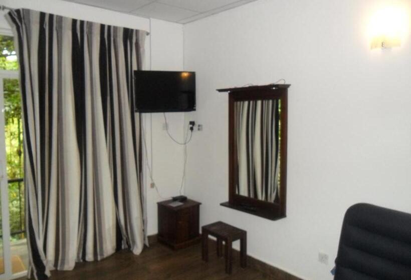 Nocleg ze śniadaniem River Edge Bungalow