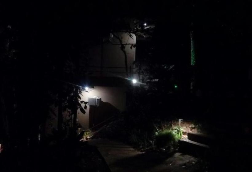 Nocleg ze śniadaniem River Edge Bungalow