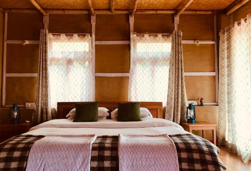 هتل Palighar Farmstay