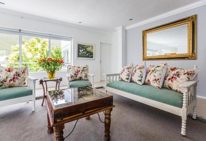 פנסיון Hermanus Manor