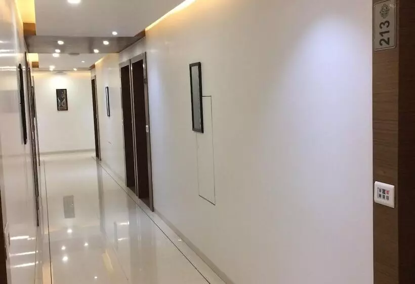 ユースホステル Royal Shelter