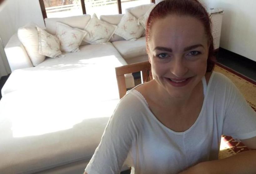 Pension Emerald Mirror Guest Ella