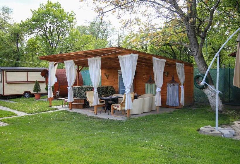 پانسیون House Garden