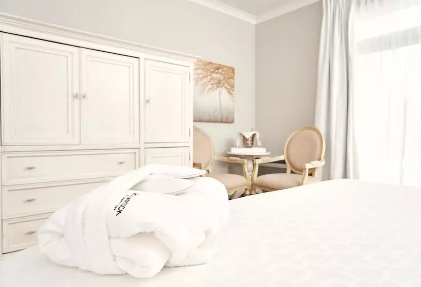 Retkeilymaja Riverrock Inn & Conference Centre