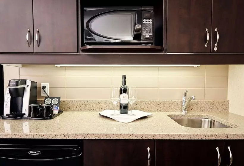 Retkeilymaja Riverrock Inn & Conference Centre