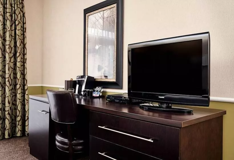 Retkeilymaja Riverrock Inn & Conference Centre