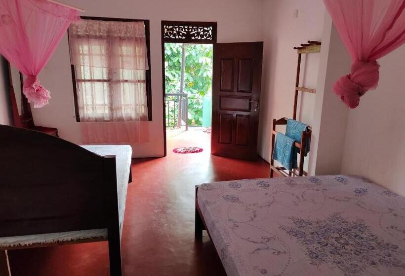 Pansiyon Ancient Tree