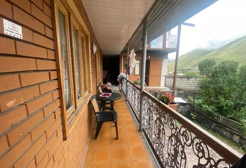 پانسیون Archil And Nino Gigauri Guest House