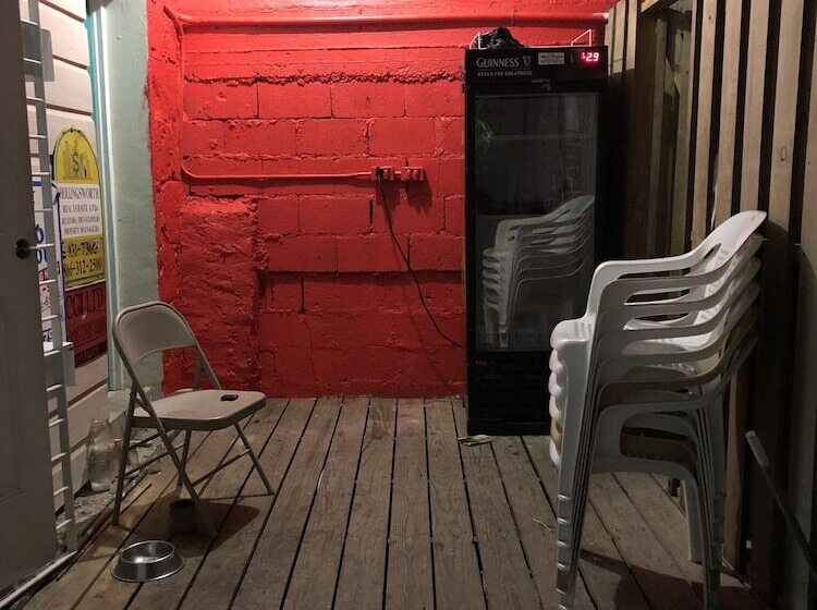 پانسیون Mobay Kotch Hostel