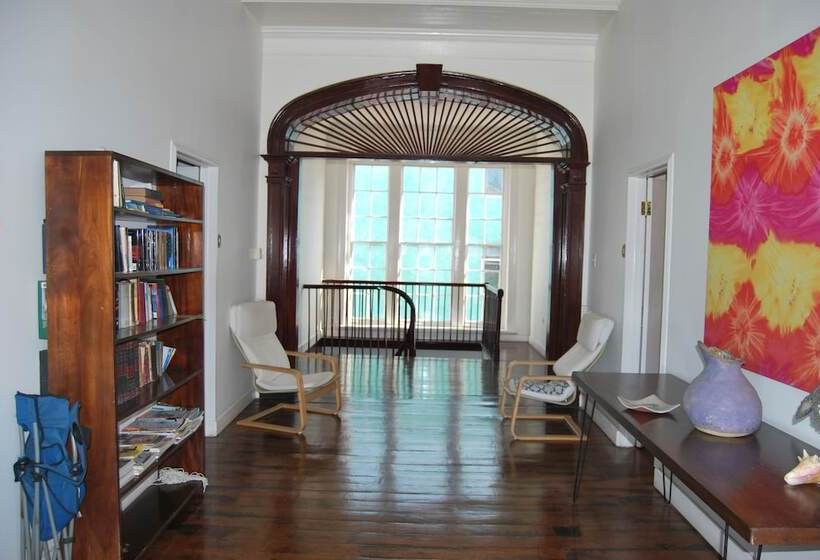 پانسیون Mobay Kotch Hostel