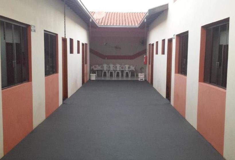 پانسیون Pousada Santa Cecília