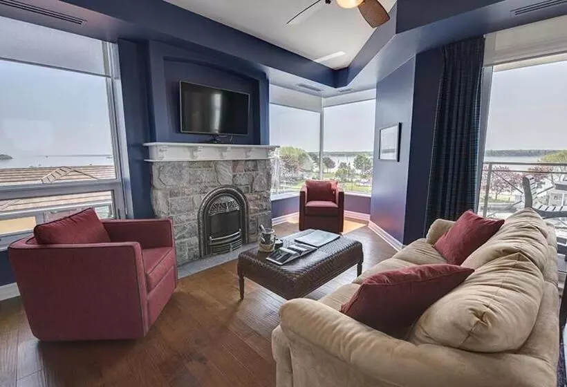 Tall Ships Landing Coastal Resort