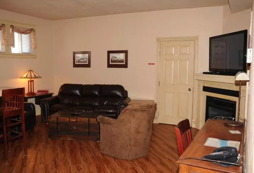 Retkeilymaja Third Mission Heritage Suites