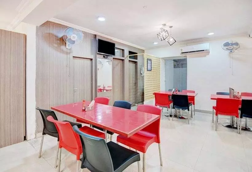 Hotelli Collection O 30079 Indira Nagar