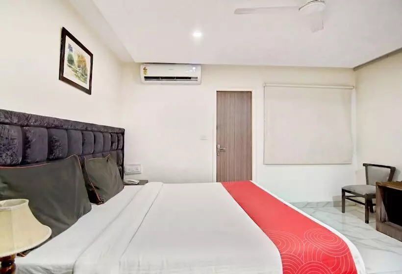 Hotelli Collection O 30079 Indira Nagar