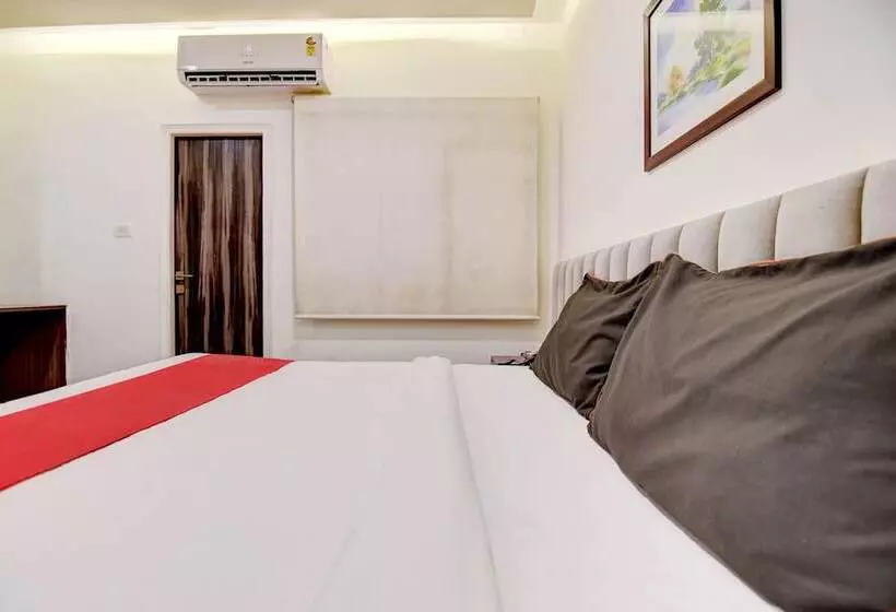 Hotelli Collection O 30079 Indira Nagar