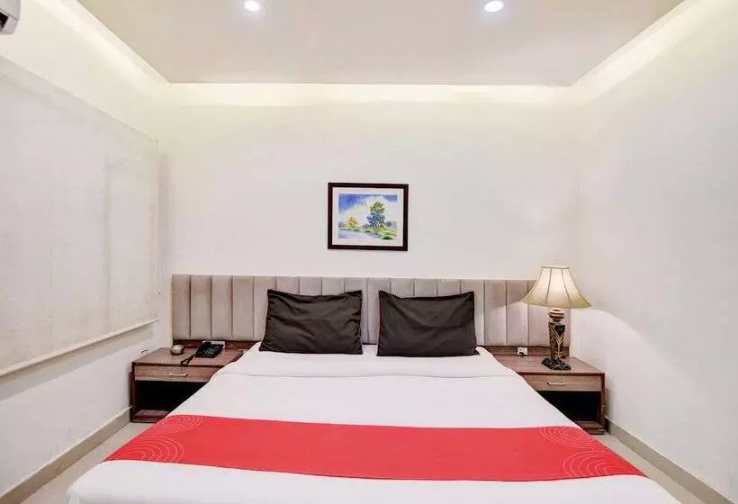 Hotelli Collection O 30079 Indira Nagar