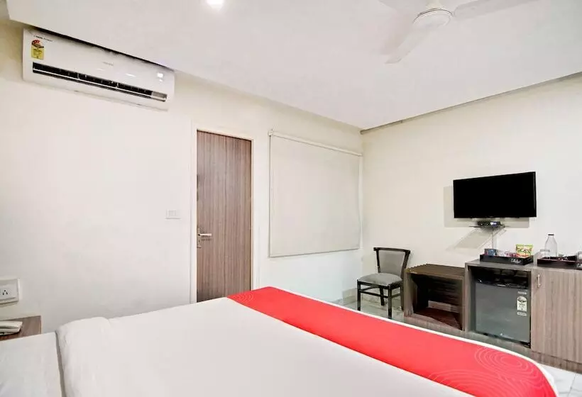Hotelli Collection O 30079 Indira Nagar