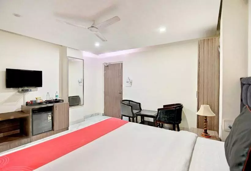 Hotelli Collection O 30079 Indira Nagar