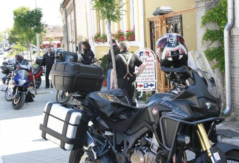 پانسیون Base For Adventurers   Urban Guerrilla