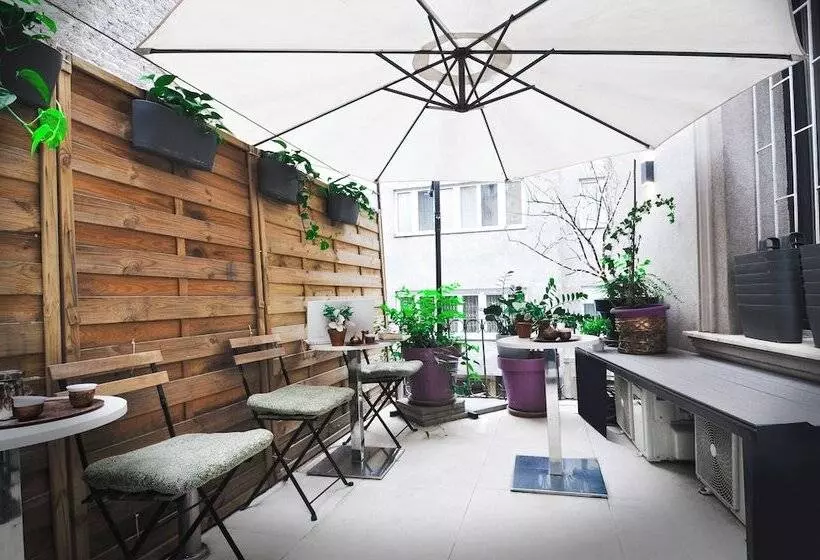 پانسیون Heritage Hotel Petrakija