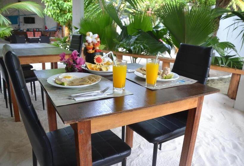 پانسیون Blue World Dharavandhoo