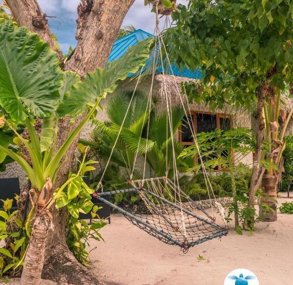 پانسیون Blue World Dharavandhoo