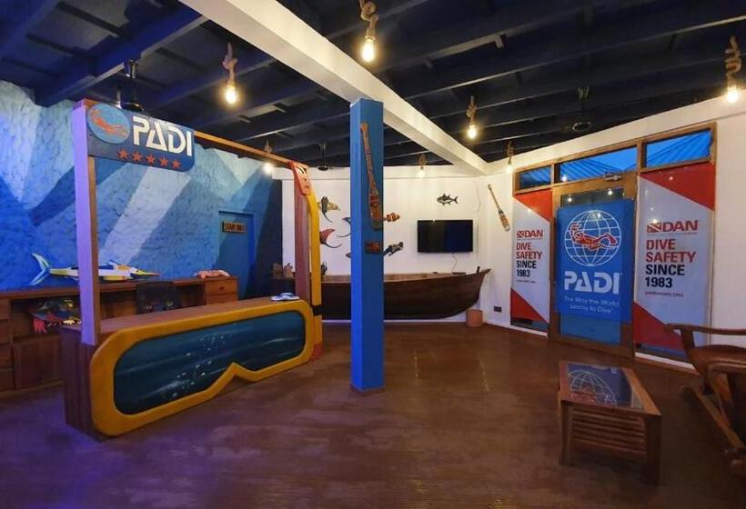 پانسیون Blue World Dharavandhoo