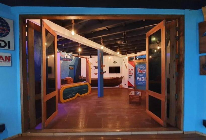 پانسیون Blue World Dharavandhoo