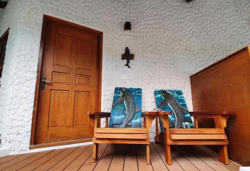 پانسیون Blue World Dharavandhoo