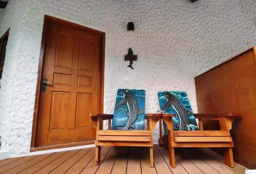 پانسیون Blue World Dharavandhoo