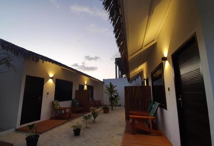 پانسیون Blue World Dharavandhoo