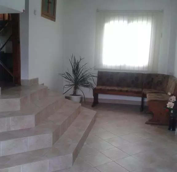 پانسیون Tsvetkovi Guest House
