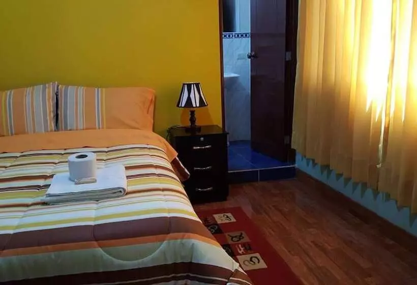 هاستل Hostal Los Pinos