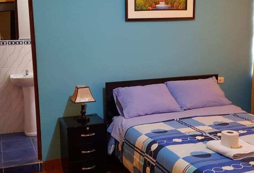 هاستل Hostal Los Pinos
