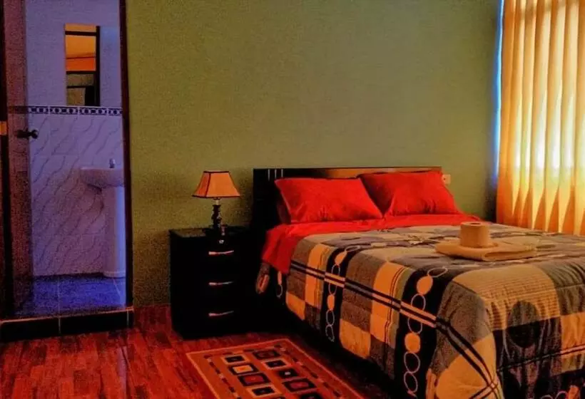 هاستل Hostal Los Pinos